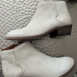 Frye carson piping bootie